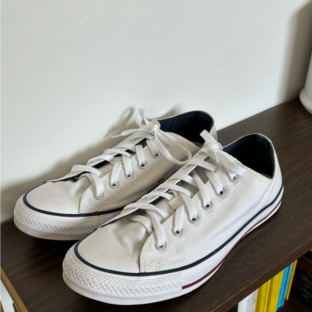 White Low Converse